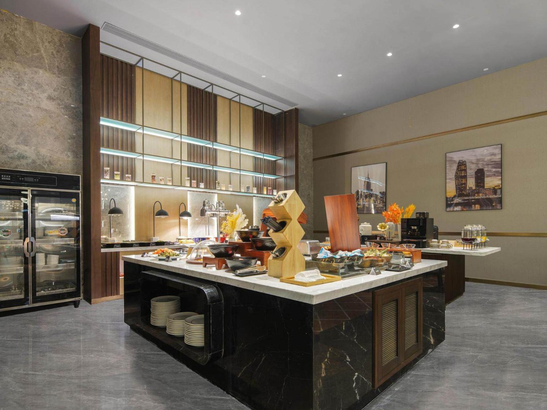 Park Inn By Radisson Nanchong Yilong Star City Plaza Dış mekan fotoğraf