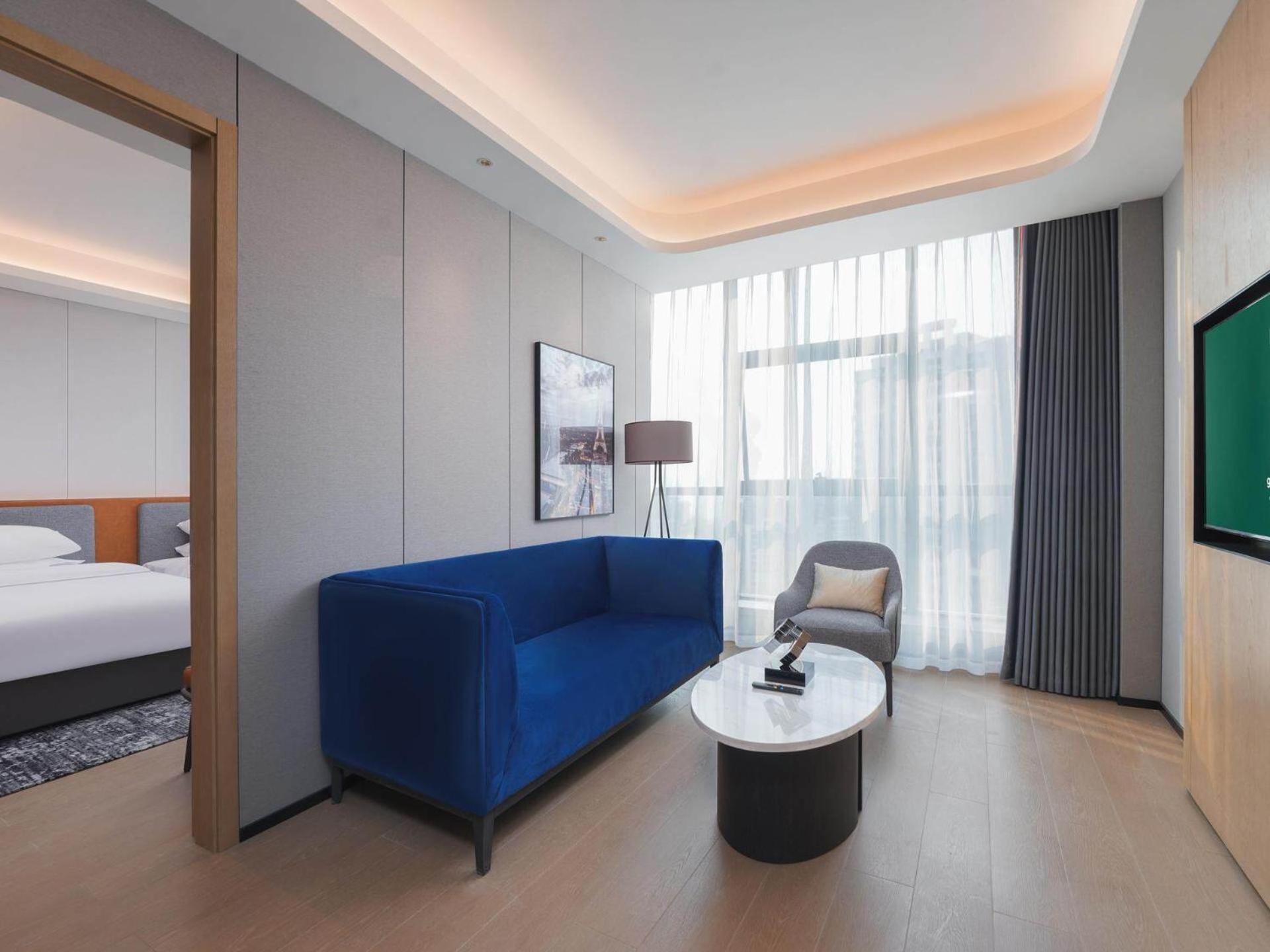 Park Inn By Radisson Nanchong Yilong Star City Plaza Dış mekan fotoğraf