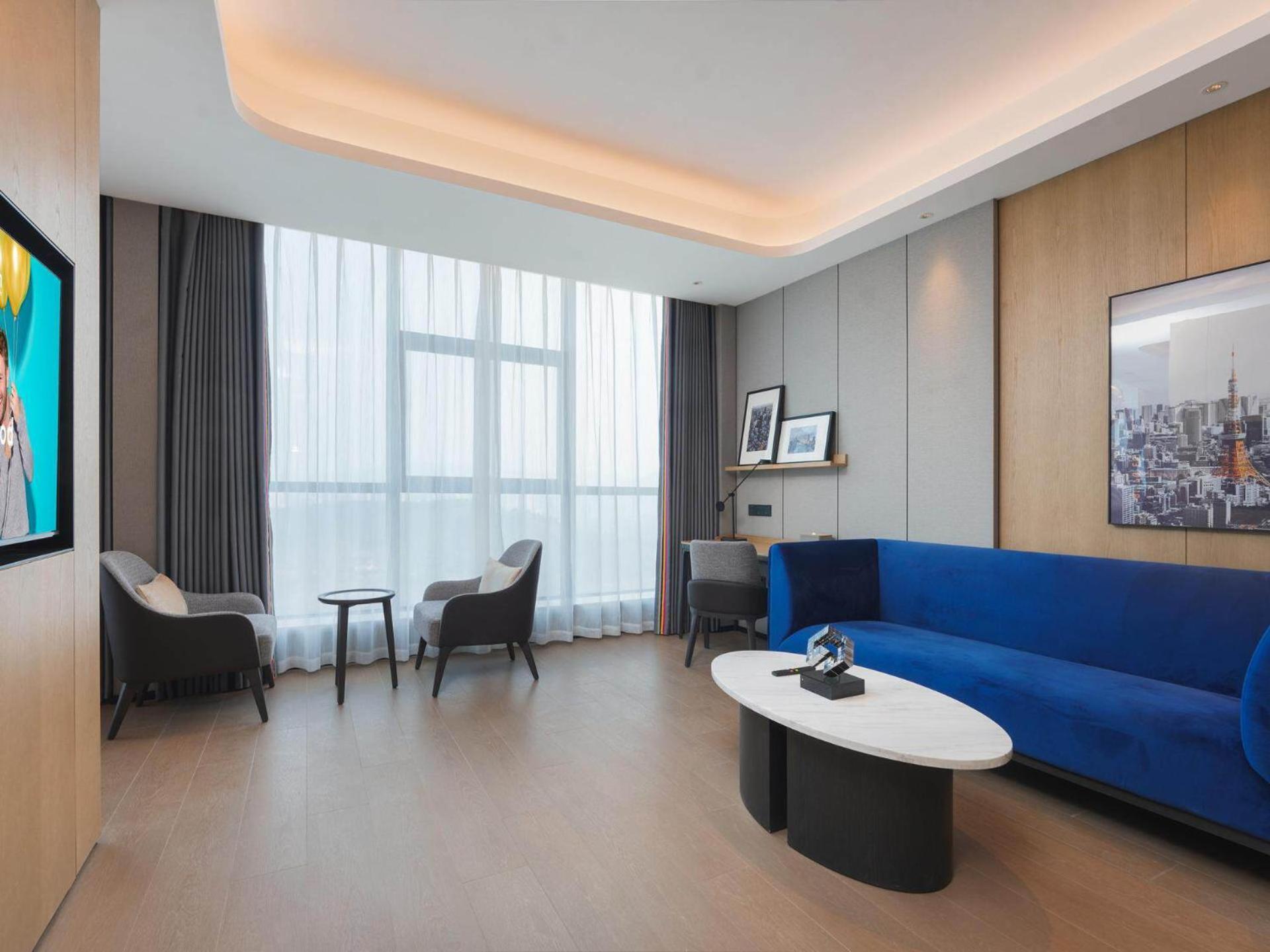 Park Inn By Radisson Nanchong Yilong Star City Plaza Dış mekan fotoğraf